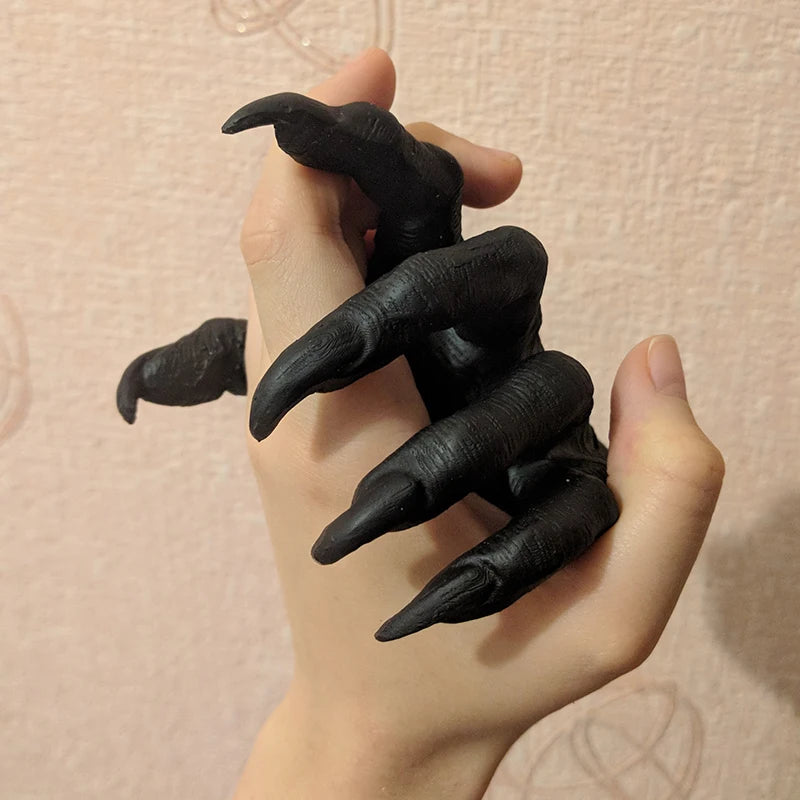 Gothic Witch's Hand Statues Creative Resin Ornament Aesthetic Wall Keys Hanging Rack Bag Hangers Wall Art Sculptures Home Decor